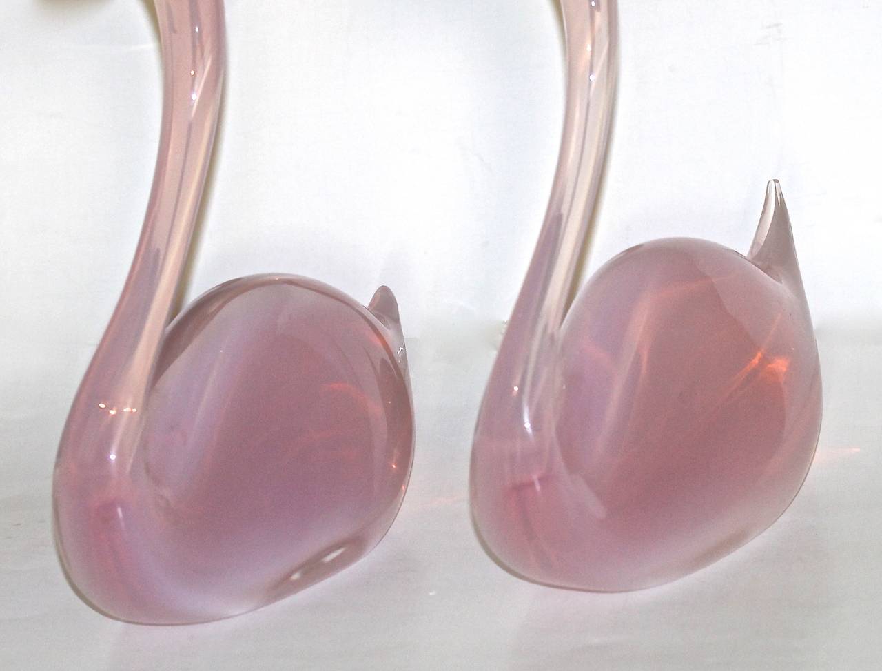 Pair of Large Murano Oggetti Barbini Opalescent Glass Swans 4