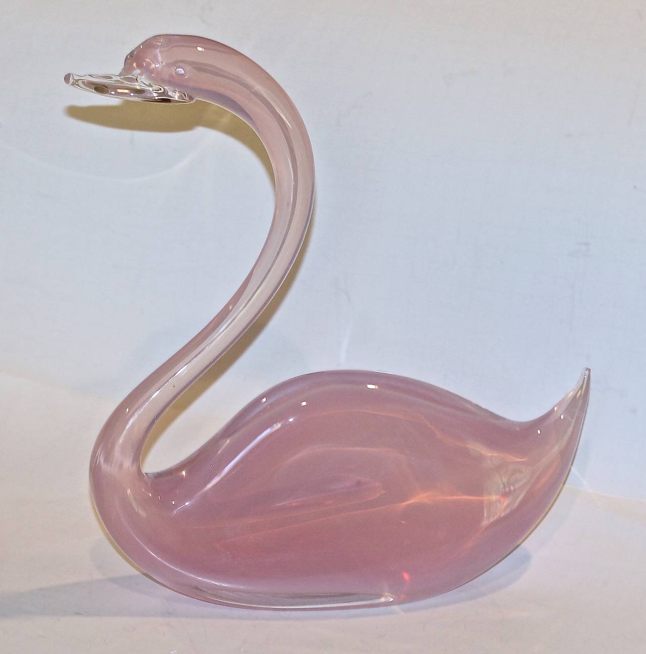 Pair of Large Murano Oggetti Barbini Opalescent Glass Swans 3