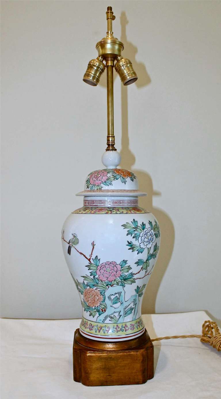 Chinese Asian, Hand-Painted Porcelain Table Lamp