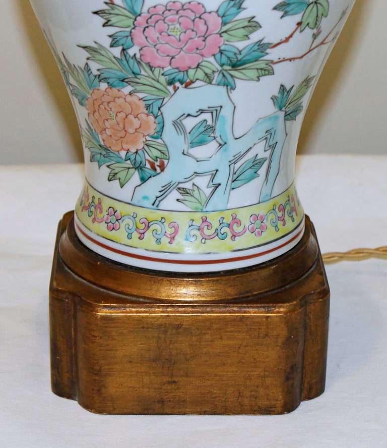 Asian, Hand-Painted Porcelain Table Lamp 3