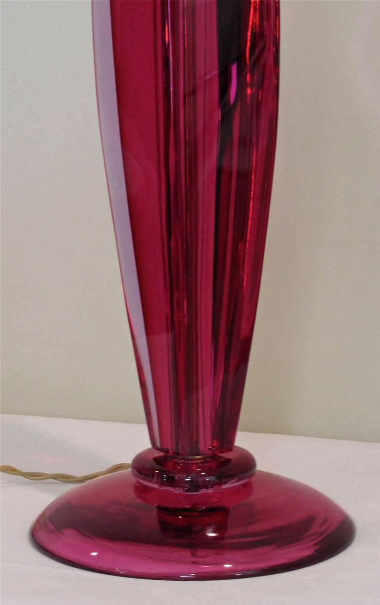 Flavio Poli Murano Cranberry Colour Table Lamp In Excellent Condition In Palm Springs, CA