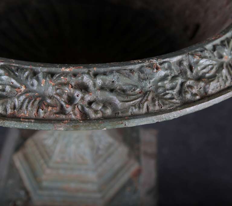Antique American Cast Iron Urn and Pedestal In Good Condition For Sale In Sudbury, MA