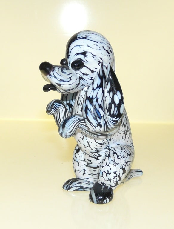 Very nice figurine of a  black and white glass dog by Archimede Seguso.