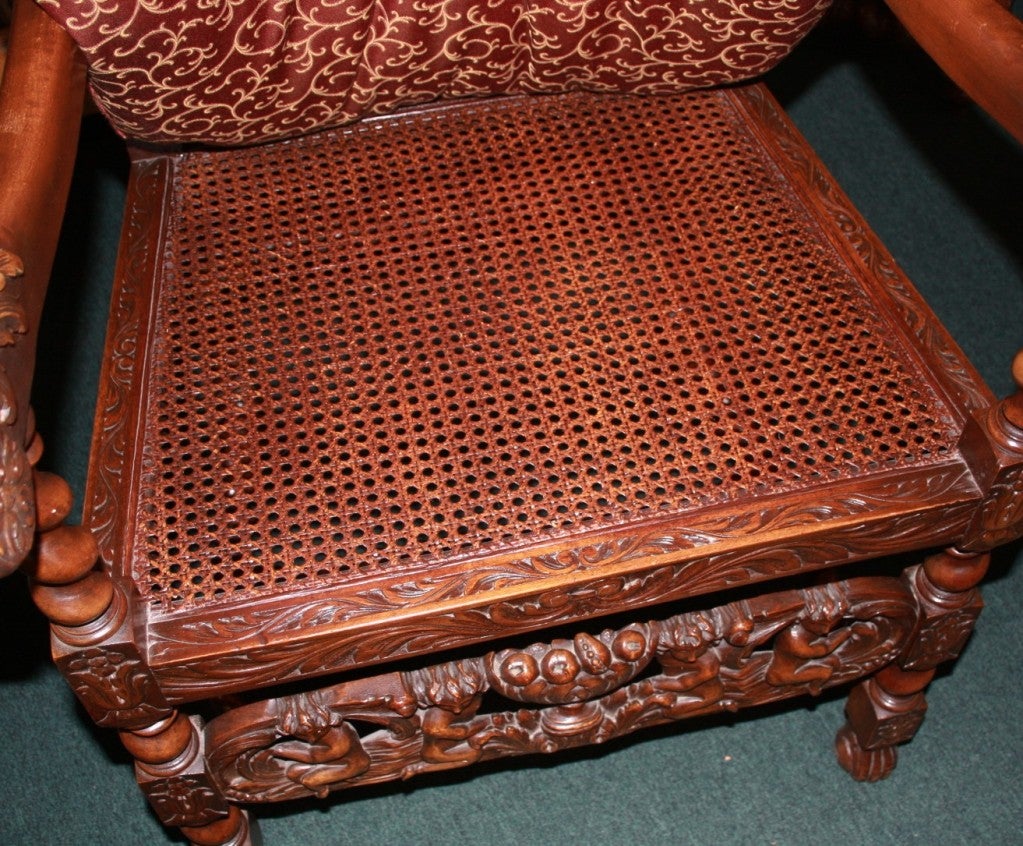 Grand Walnut Chair Fit for a Queen or King In Excellent Condition For Sale In Carson City, NV