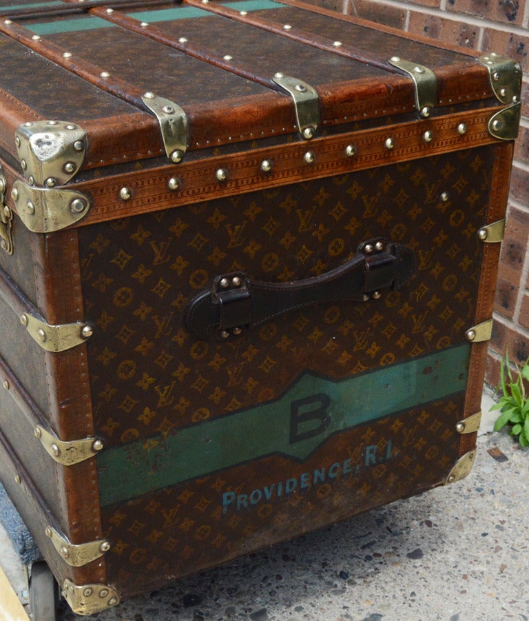 French ANTIQUE LOUIS VUITTON Monogram Green Stripe Trunk with Storage Trays c1920 For Sale