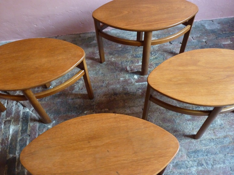 Set of four Danish oval small tables , 1950's  In Excellent Condition For Sale In Sint-Kruis, BE
