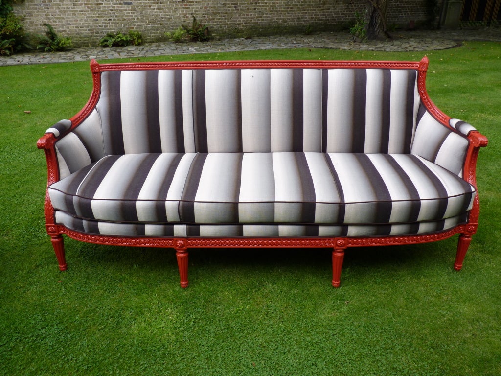 False Pair of French Red Lacquered Sofas Around 1920 For Sale 5