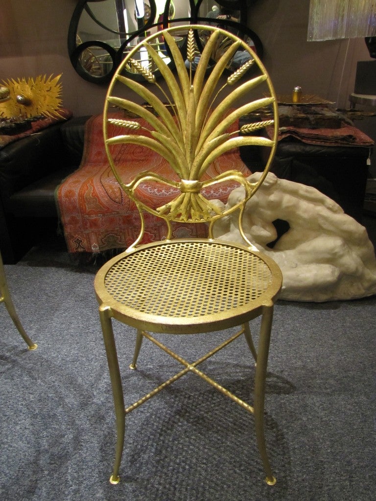 Set aus Tisch und sechs Stühlen von S. Salvadori, Firenze, um 1960 (Blattgold) im Angebot