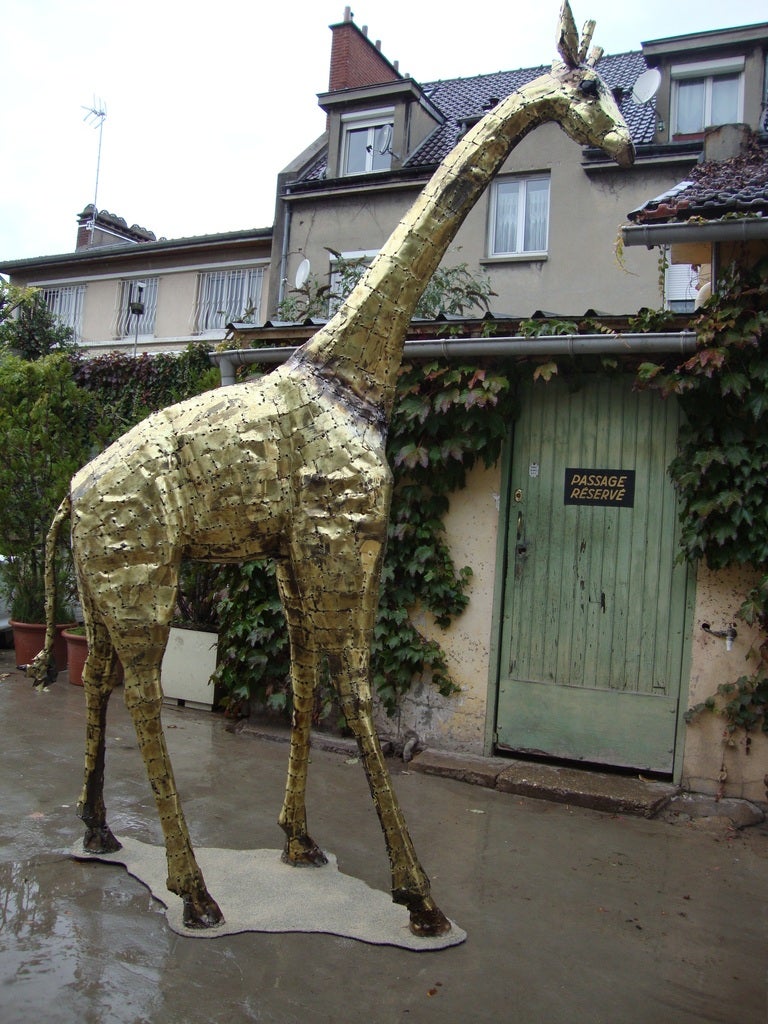 spectacular giraffe, brass sculpture by François Melin around 1970-1980. Unique work of art.
