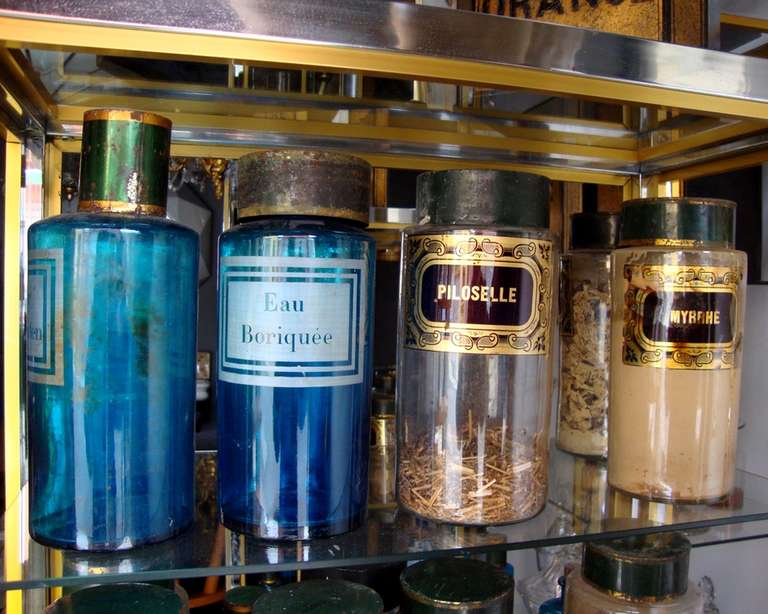 Important Set of Pharmacy Jars of the Late Nineteenth Century 1