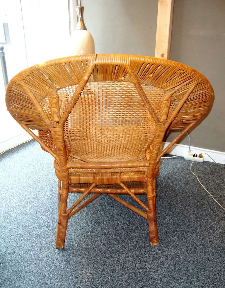 chaise longue in rattan