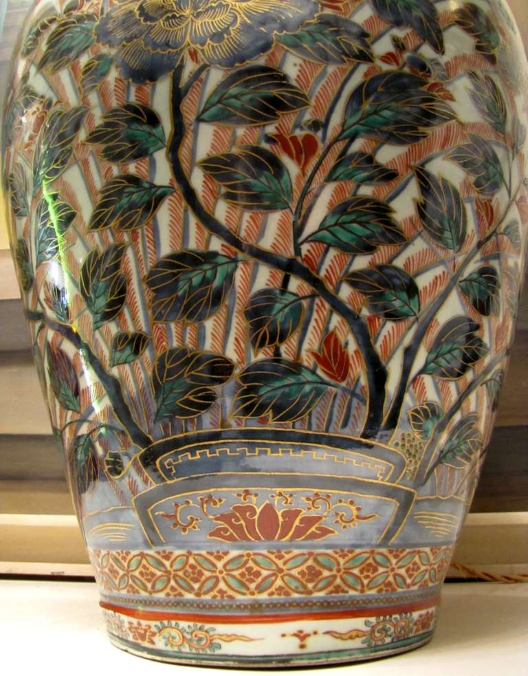 Imari-Vase, in Lampe montiert (Porzellan) im Angebot