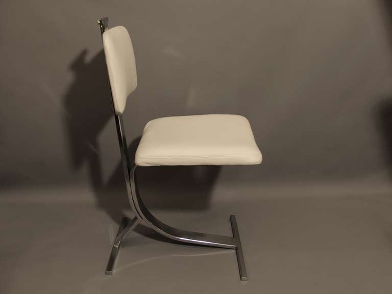Late 20th Century Six 1970s Italian Chairs in Chromed Metal and Cream Leather For Sale