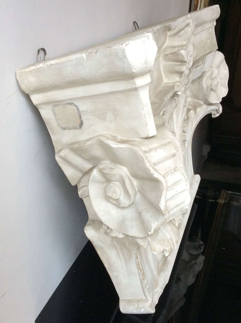 Composite capital in plaster, France end of the XIXth century In Good Condition In Paris, FR