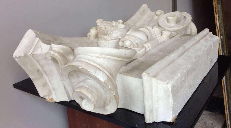 Ionic capital in plaster, France end of the XIXth century 1