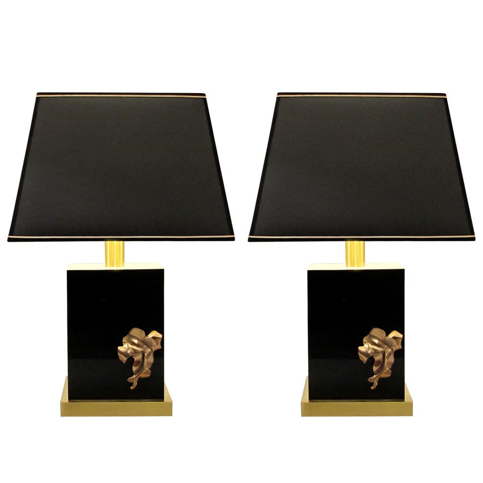 Pair of 1970s Table Lamps in Black Plexiglas and Brass For Sale