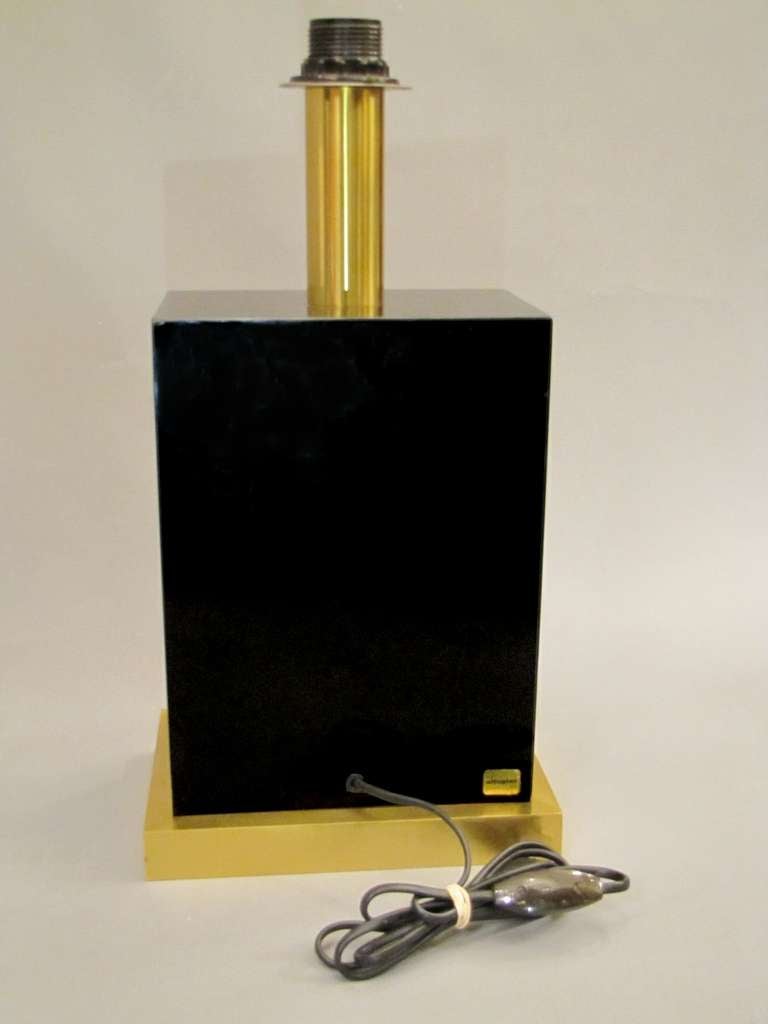 Pair of 1970s Table Lamps in Black Plexiglas and Brass For Sale 3