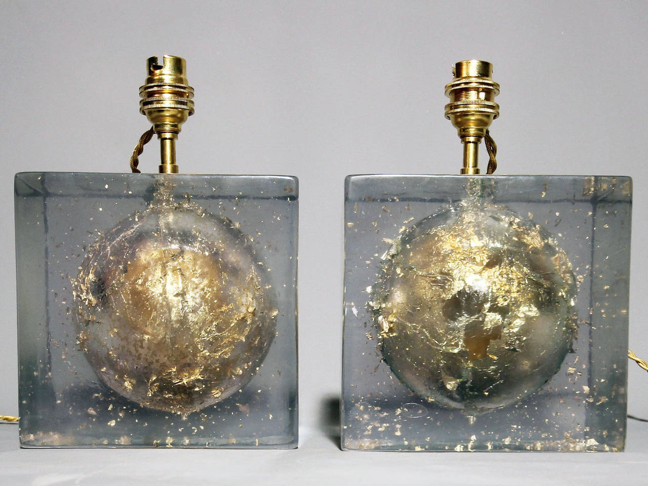 Pair of 1970s Resin and Gold Leaf Table Lamps In Excellent Condition In Paris, FR