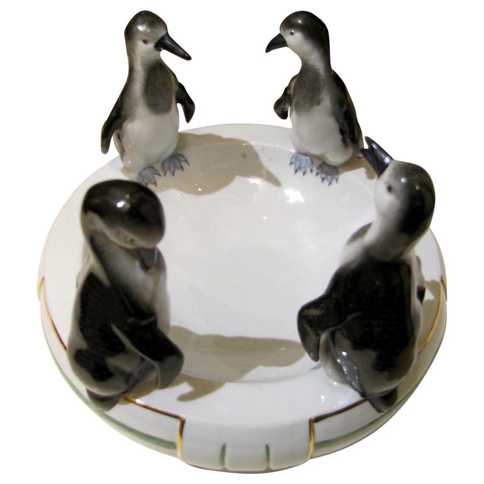 Nice Porcelain Cup With Four Penguins
