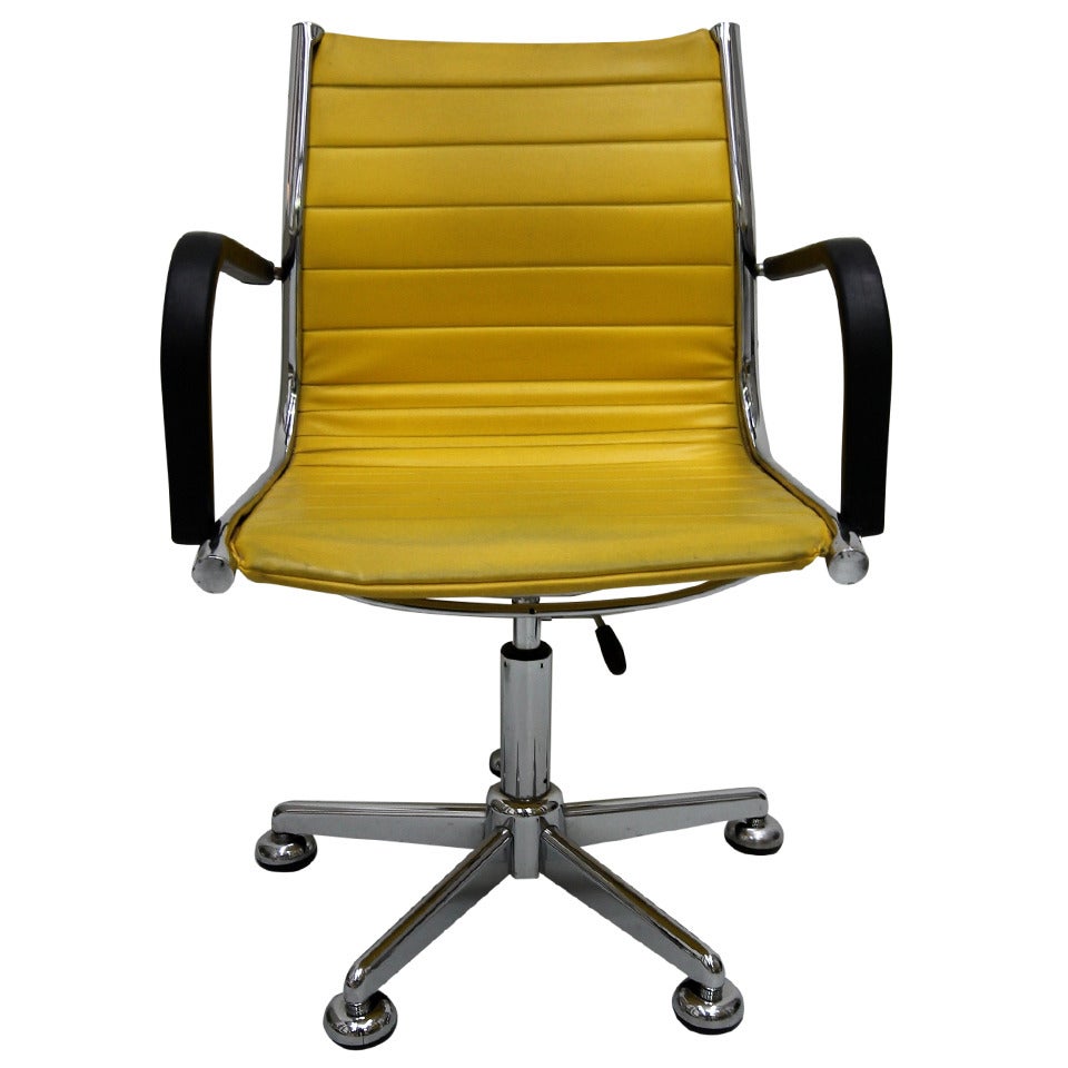 Zehn Stühle aus den 1950er Jahren im Stil von Charles Eames
