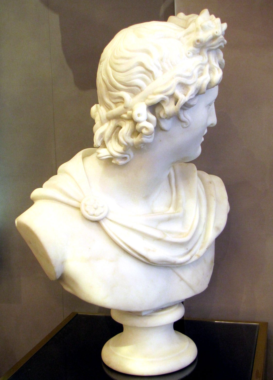 French Large Beautiful Apollo Bust in Carrara Marble, after the Antique