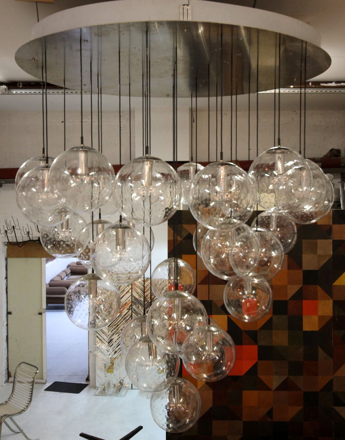 Néerlandais Amaizing 1970's huge glass balls chandelier by Raak Amsterdam