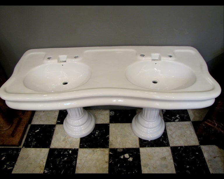 double washbasin in porcelain stoneware