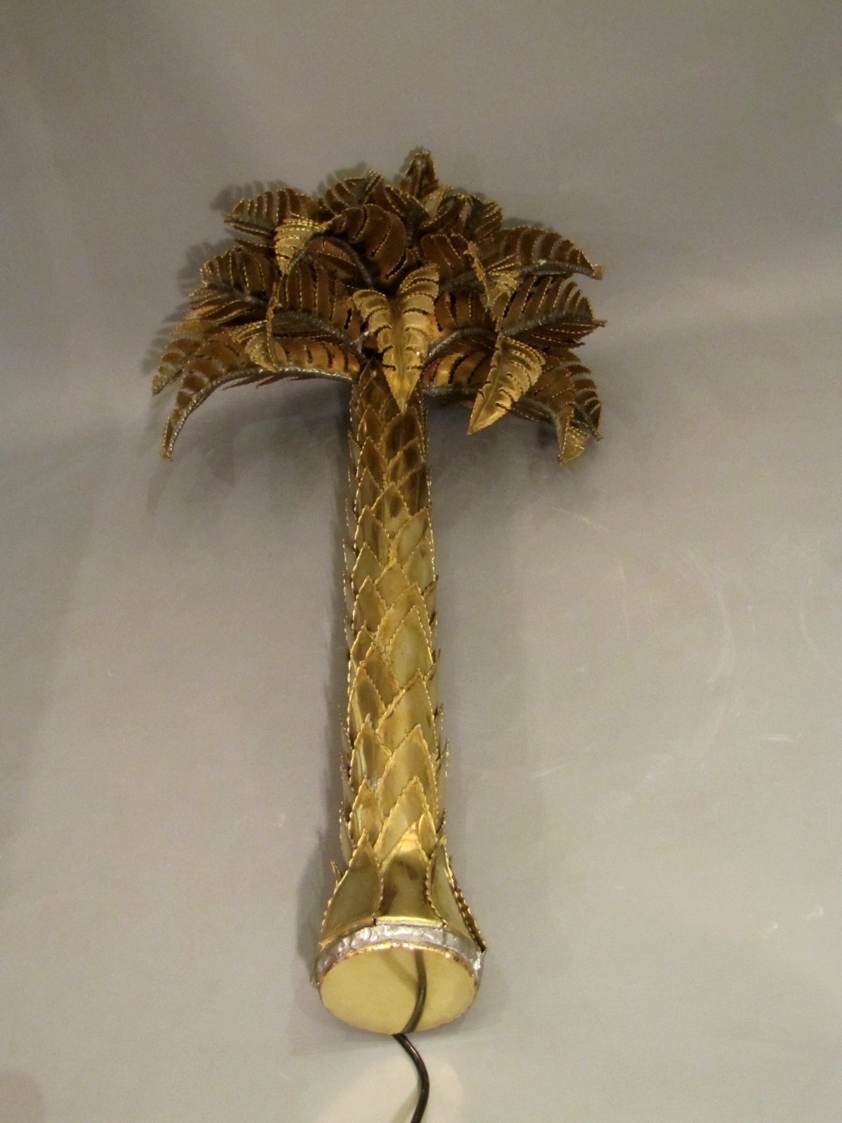 Pair of Large 1970s Palm Tree Wall Lights 3