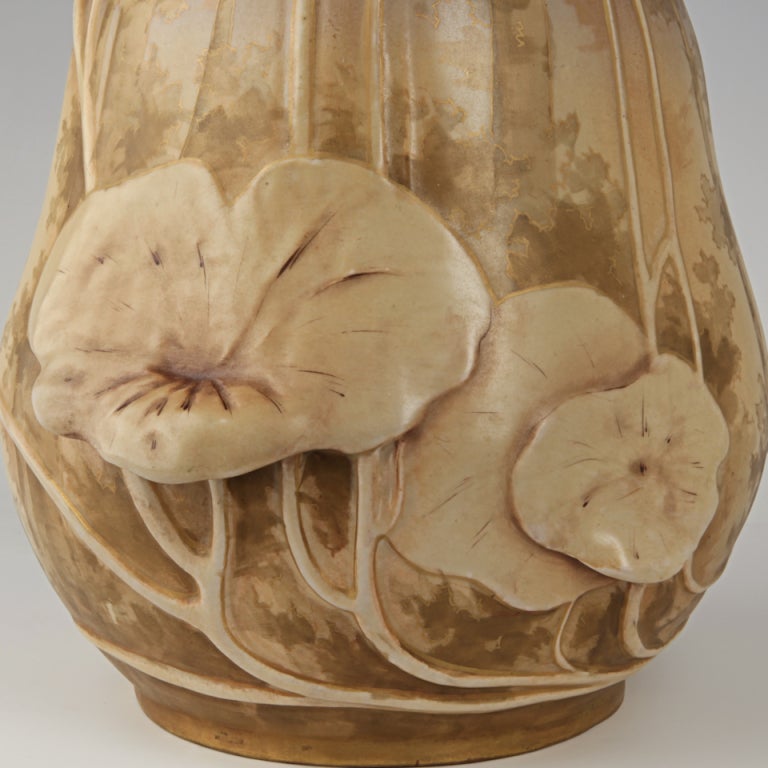 Amphora Monumental Exotic Vase 5