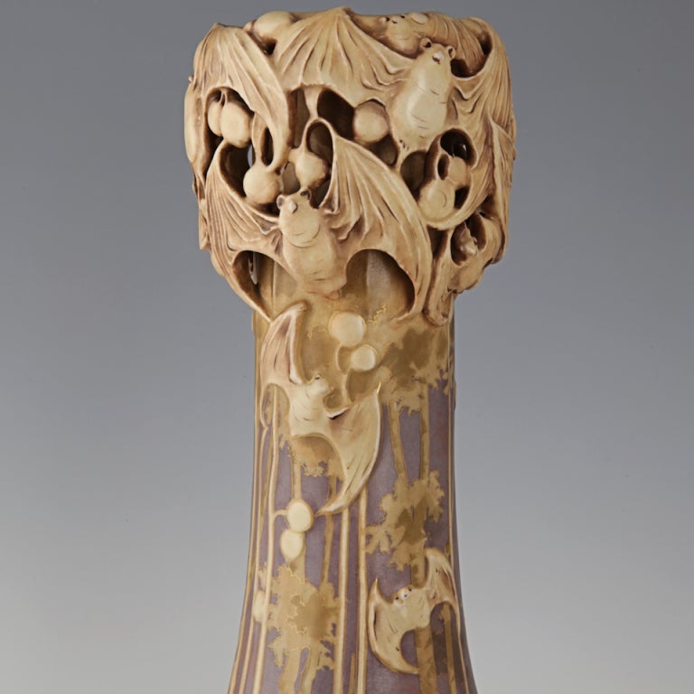 Amphora Monumental Exotic Vase 3