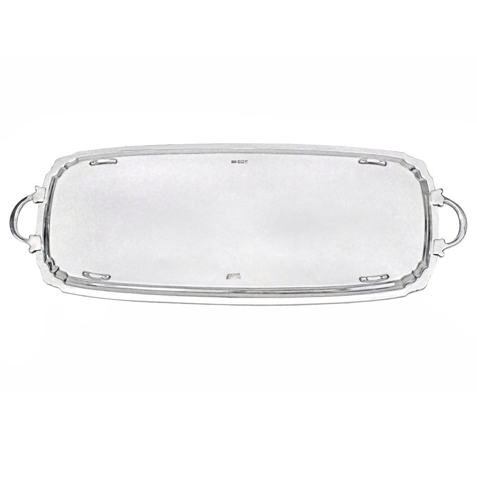 Sterling, Brook & Son, Edinburgh, Scotland, circa 1928. The proportions of this understated sterling tray are particularly well designed and wonderfully handy. It could easily hold a bottle of wine and glasses, hors d'oeuvres or serve as a dry bar.