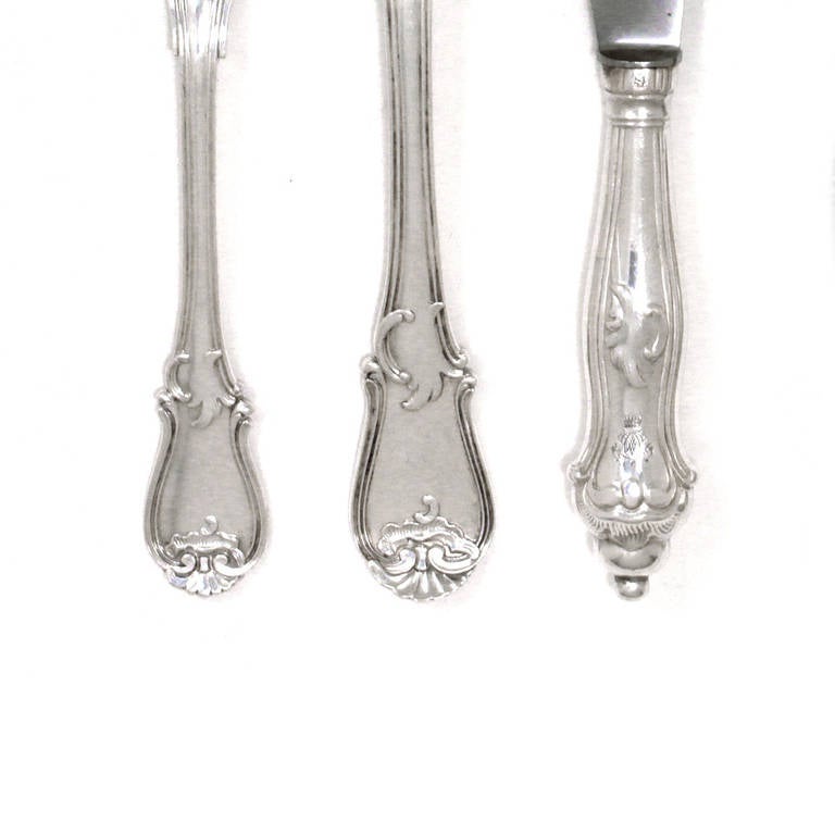 Antique Baroque Revival Sterling Flatware Service for 18 In Excellent Condition In Litchfield, CT
