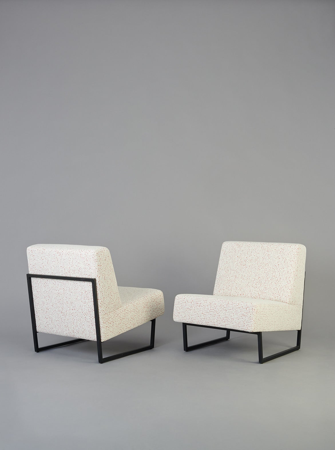 Lacquered Pair of Chairs FG2 by Pierre Guariche, Sieges Temoins Edition, circa 1959-1960