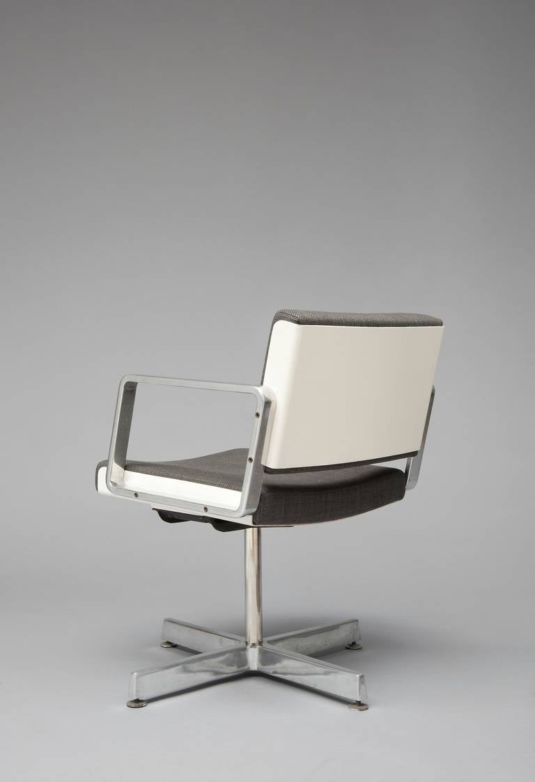 Desk chair AR 1603 by Alain Richard - TFM/ARC edition - 1974 In Good Condition For Sale In Paris, FR