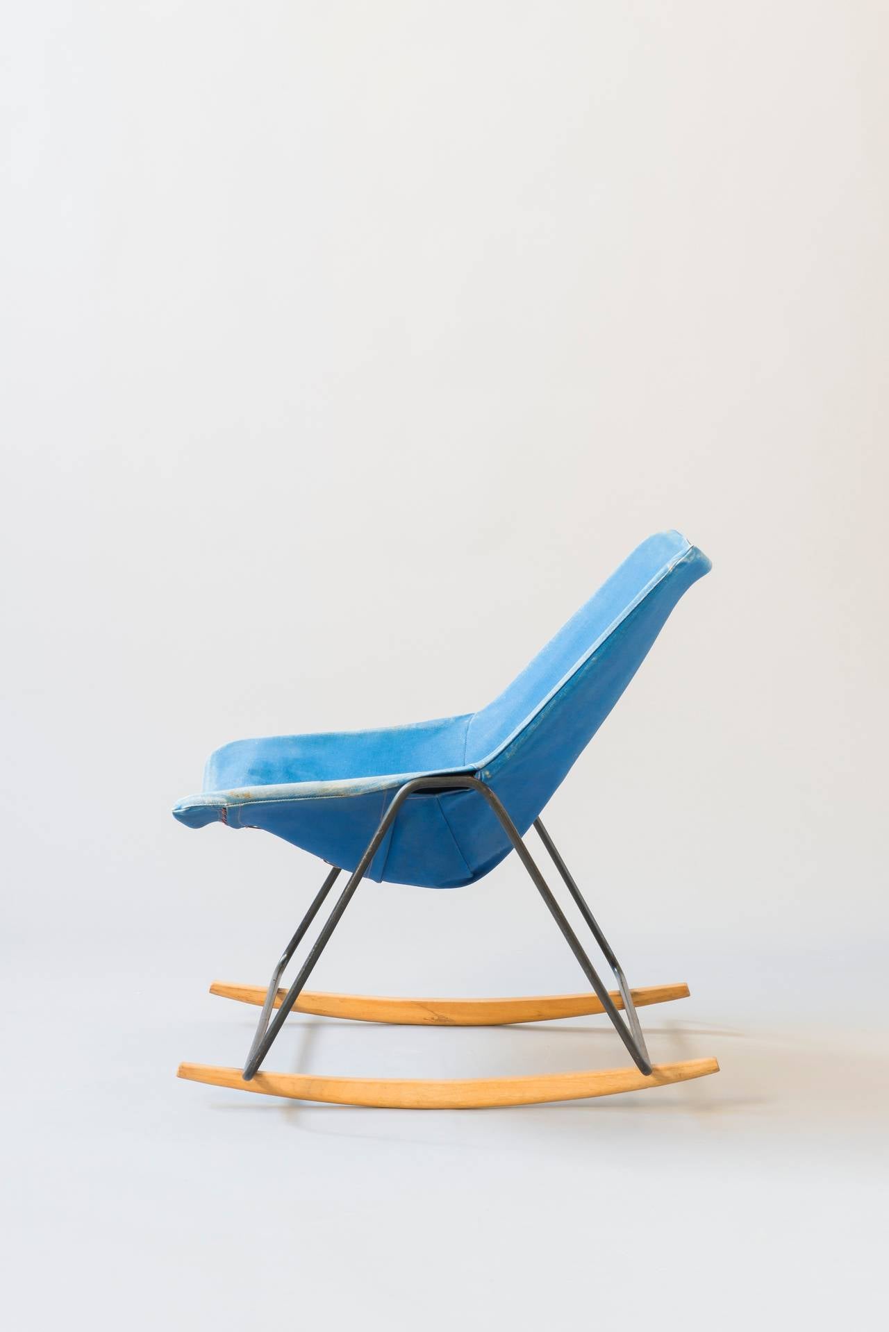 Rocking chair G1 by Pierre Guariche - Airborne edition - 1953 In Good Condition For Sale In Paris, FR