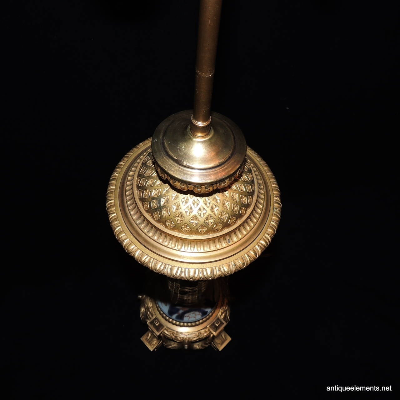 Stunning Pair of Imari & French Ormolu Dore Bronze-Mounted Hand-Painted Lamps 1