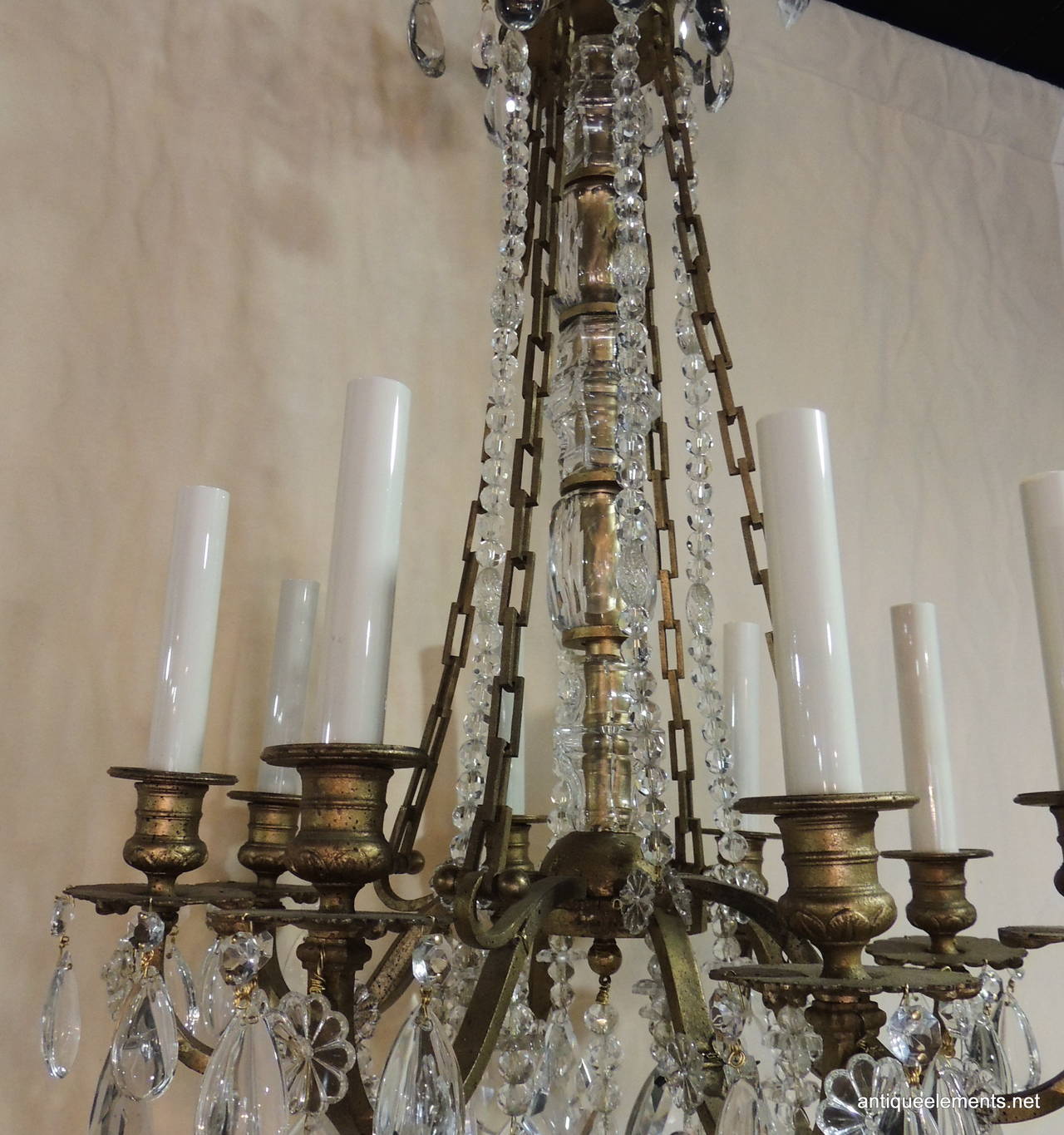 Bagues Style Eight-Light Gilt Bronze and Rock Crystal French Chandelier For Sale 1