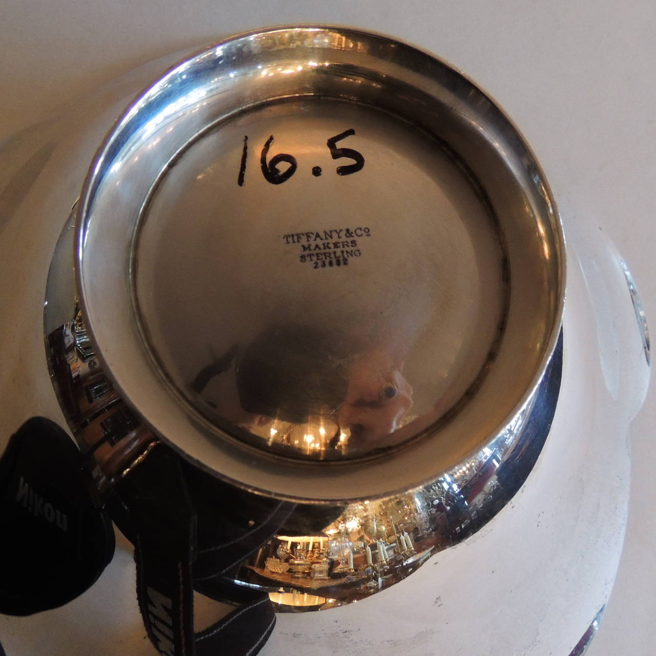 Mid-20th Century Wonderful Tiffany & Co. Maker Modern Scalloped Design Sterling Silver Bowl