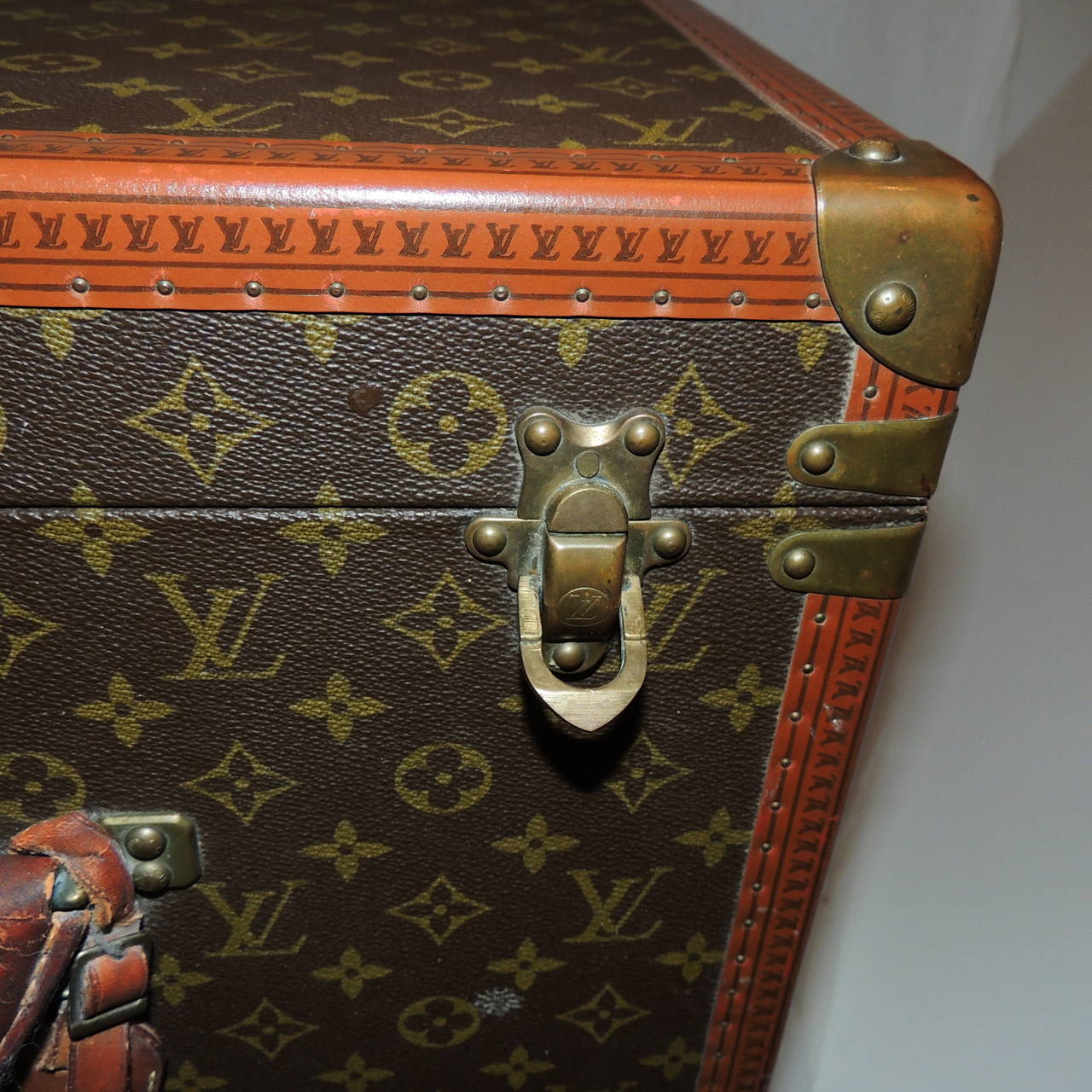Spectacular Louis Vuitton Vintage Trunk Original Tray Amazing Condition Keys In Good Condition In Roslyn, NY