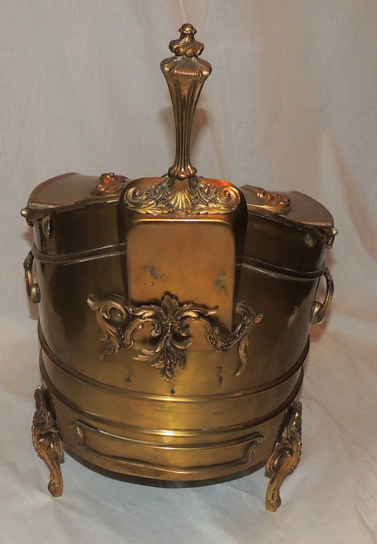 Early 20th Century Wonderful French Bronze Brass Coal Scuttle Box with Original Insert and Shovel