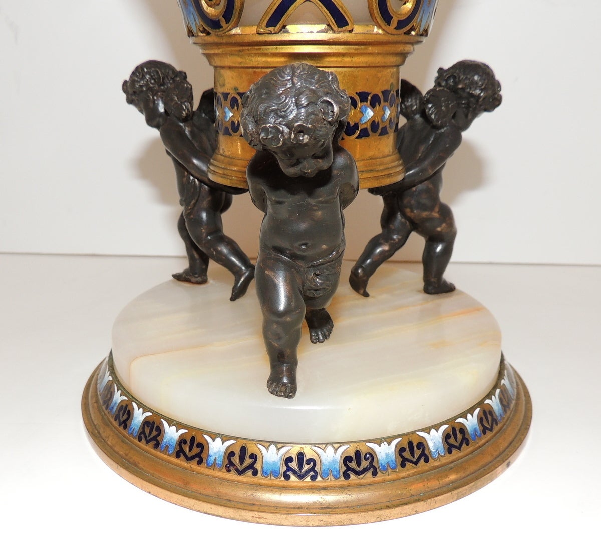 Wonderful 19th Century French Bronze Etched Crystal Cherub Putti Centrepiece In Excellent Condition In Roslyn, NY