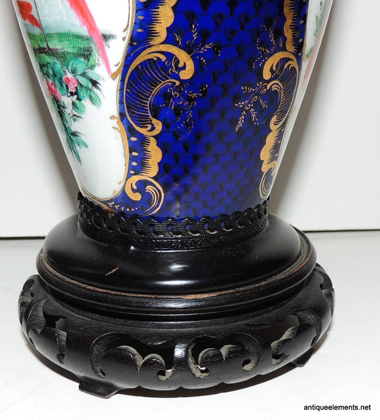 Mid-20th Century Wonderful Pair of Chinoiserie Blue, Hand-Painted Lamps Depicting Birds For Sale