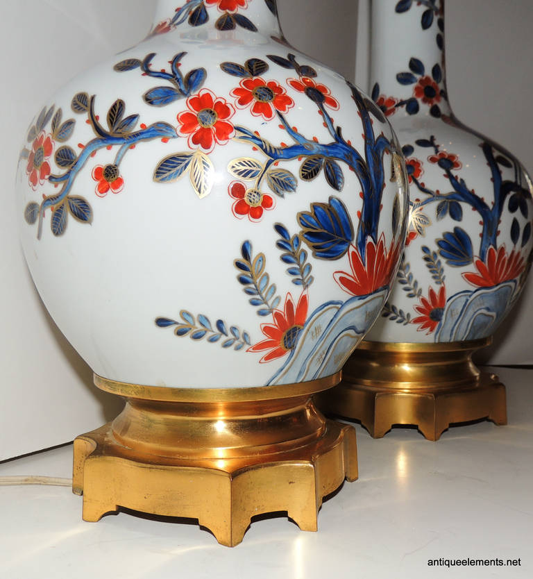 Wonderful Dore Bronze and Hand-Painted Porcelain Chinoiserie Bird Lamps 3