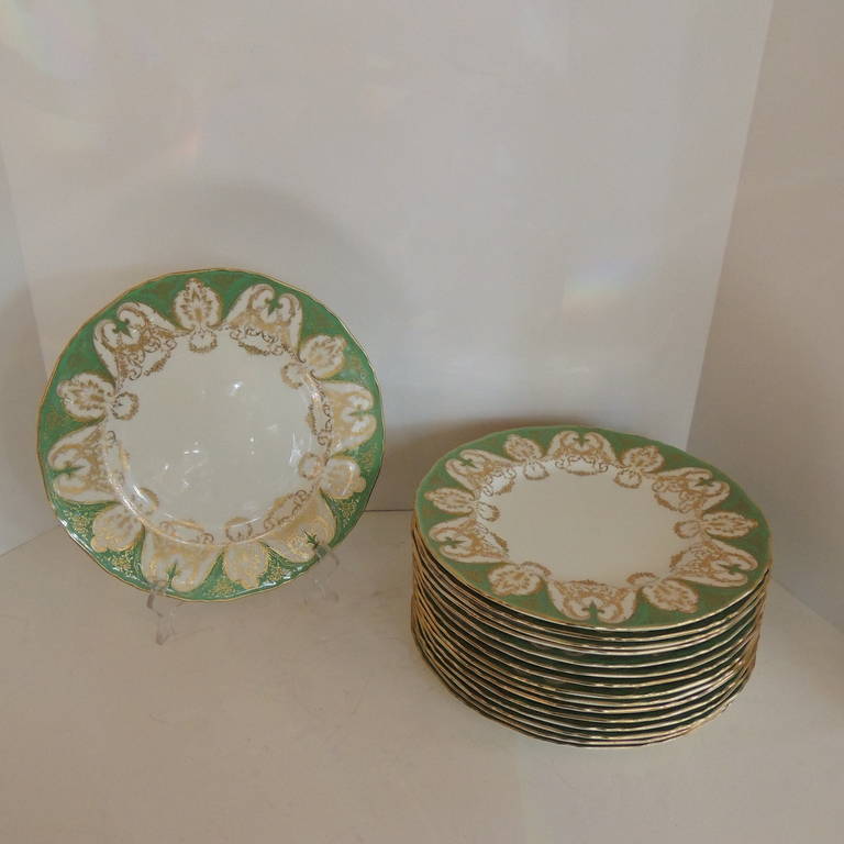 Set of 16 Royal Worcester Green and Gilt Scalloped Dinner Plates