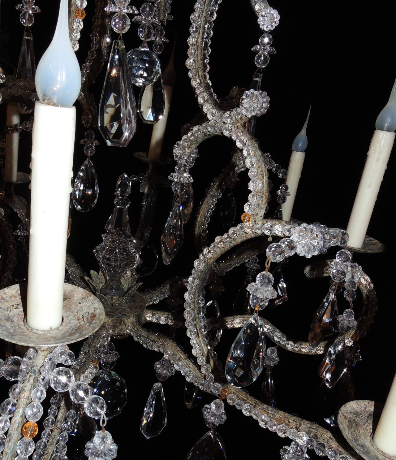 Wonderful French Bagues Style Beaded Eight-Light Crystal Transitional Chandelier 3