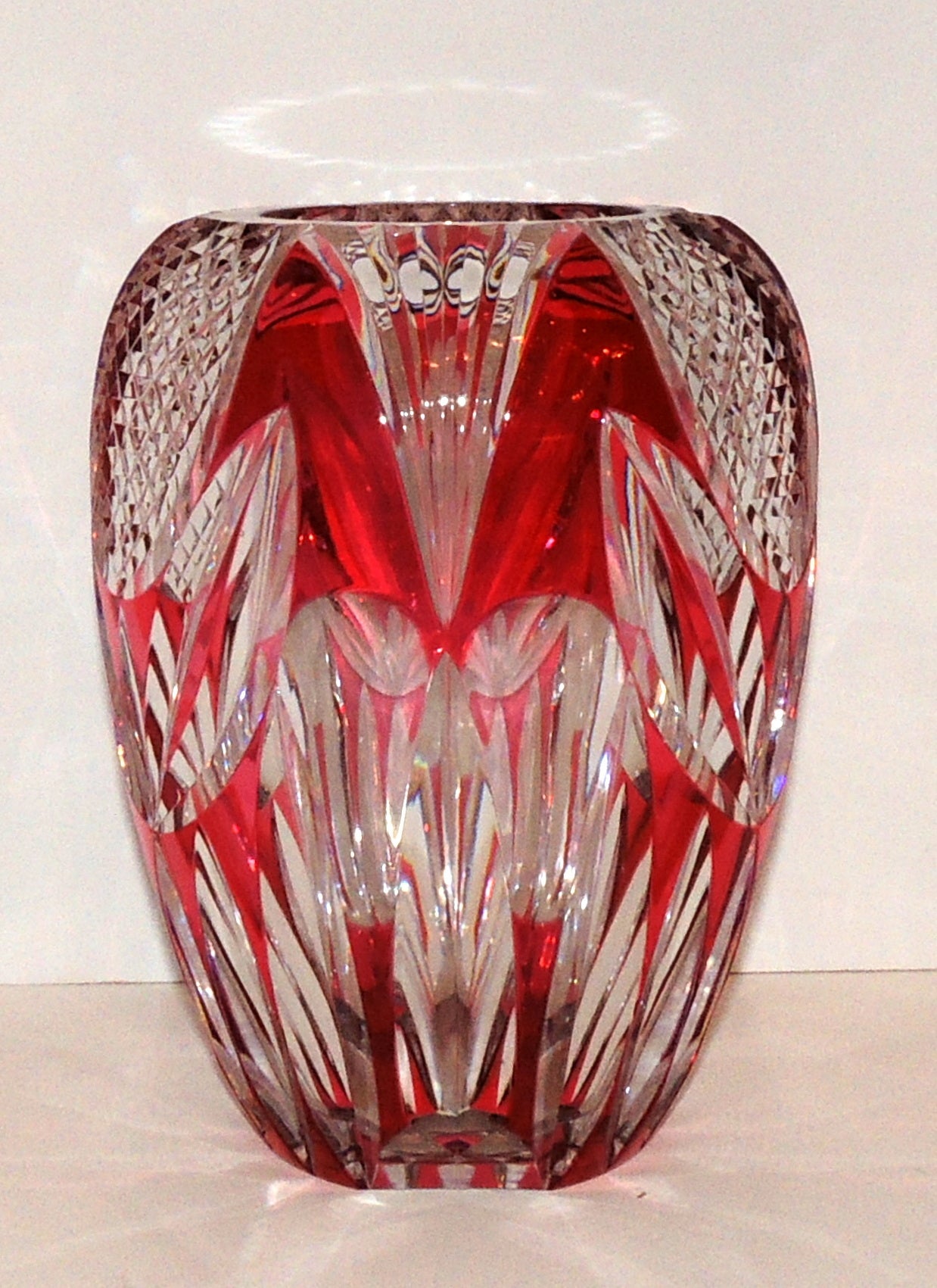 Incredible Val St. Lambert Red Cut to Clear Tulip Crystal Vase Very Fine In Excellent Condition In Roslyn, NY