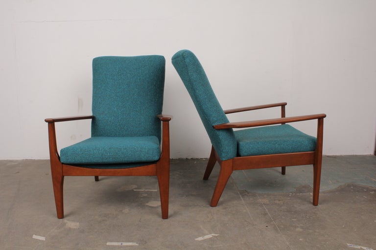 Mid-20th Century Pair of English Mid Century Modern Lounge Chairs by Parker Knoll.