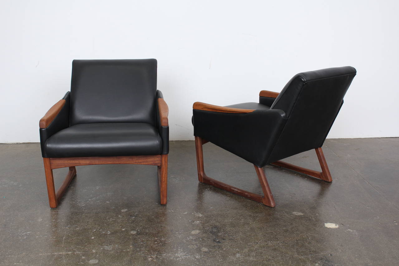 Mid-Century Modern Leather Lounge Chairs 2