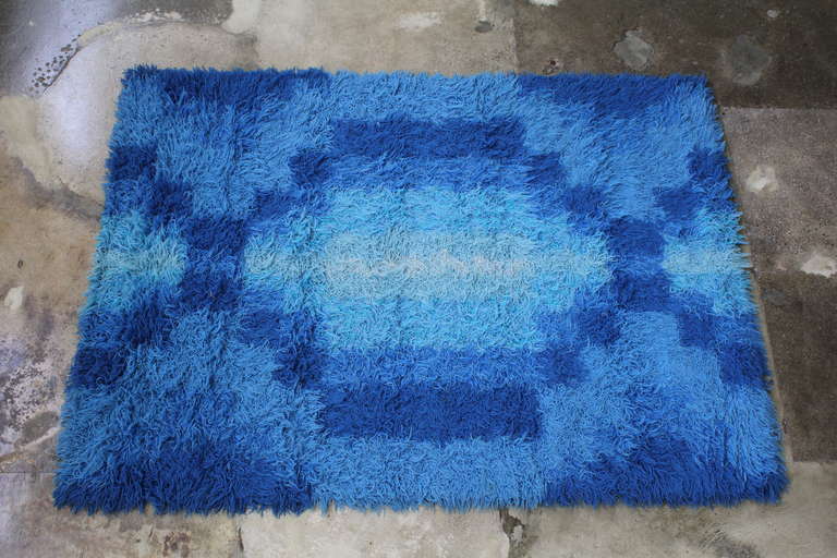 Shag style Scandinavian Mid-Century Modern rya rug in a gorgeous geometric pattern.