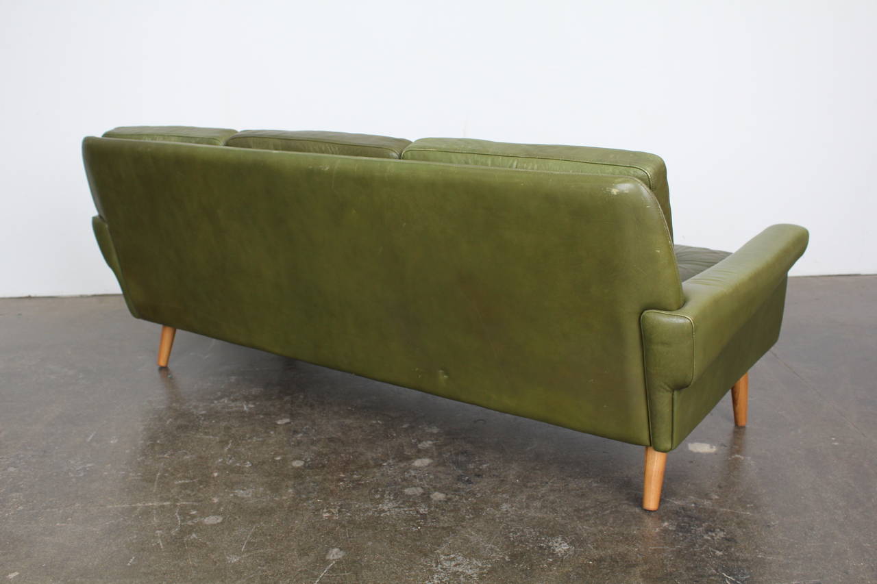 Mid-20th Century Mid-Century Modern Green Leather Sofa by Skippers Mobler